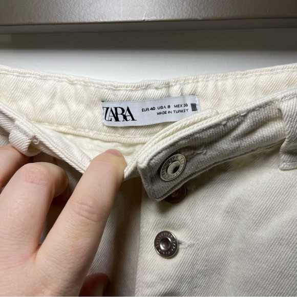 ZARA women's creamy white button fly raw hem sumer festival shorts in size US 8 - Picture 4 of 5